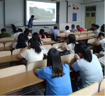 人文学院历史系川盐古道考察小分队成果展示报告.png