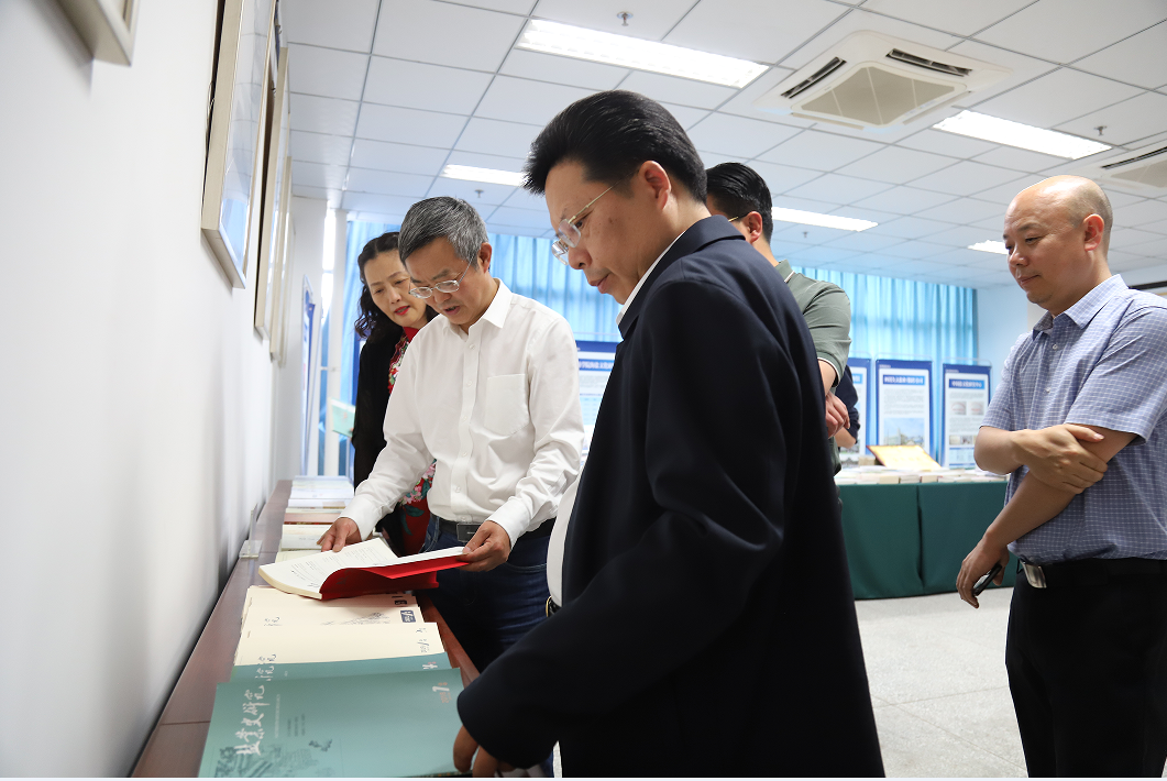 高校参观2.png